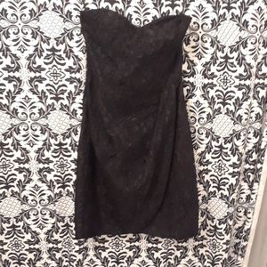 Black lace sleeveless dress